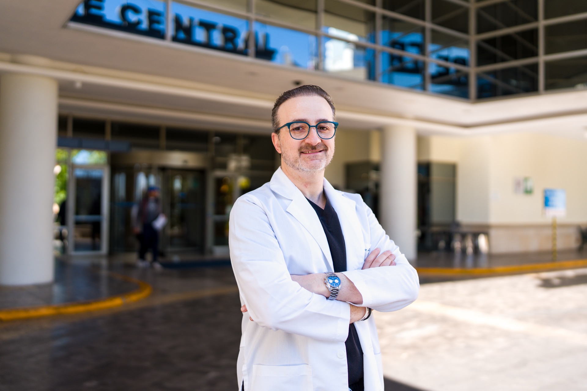 Dr. Isaac Baley outside Hospital ABC Santa Fe